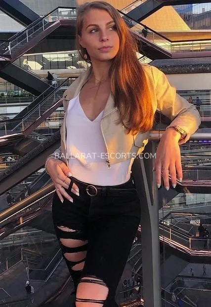 Escort djevojka Avery - Ballarat