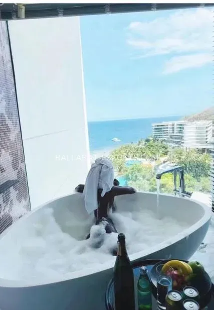 Ballarat escorts Malin — 1