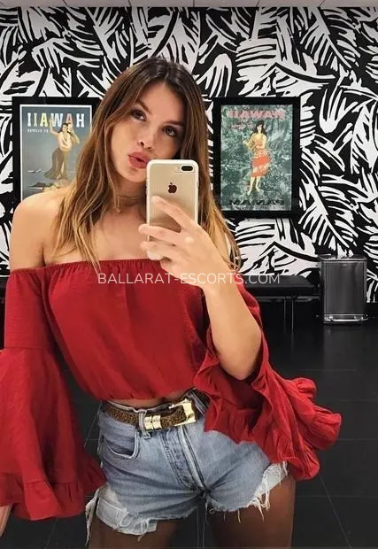 Escort djevojka Abril - Ballarat